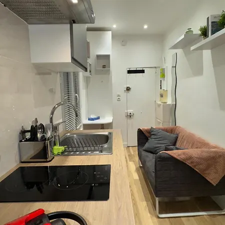 Unbeatable Location! Cozy Parisian Getaway For Two アパート *